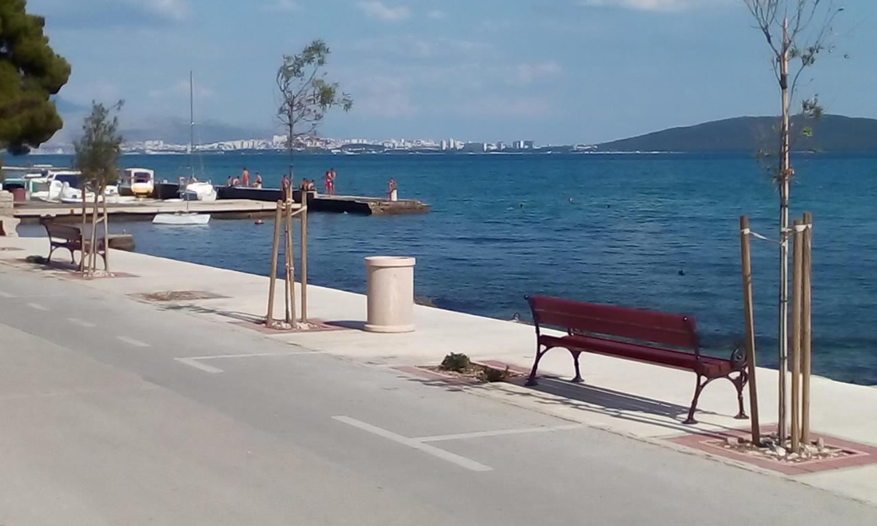 Apartman Figaro Pogled Od Milijun Dolara, 2 Tusa, 2 Wc Kaštela Εξωτερικό φωτογραφία