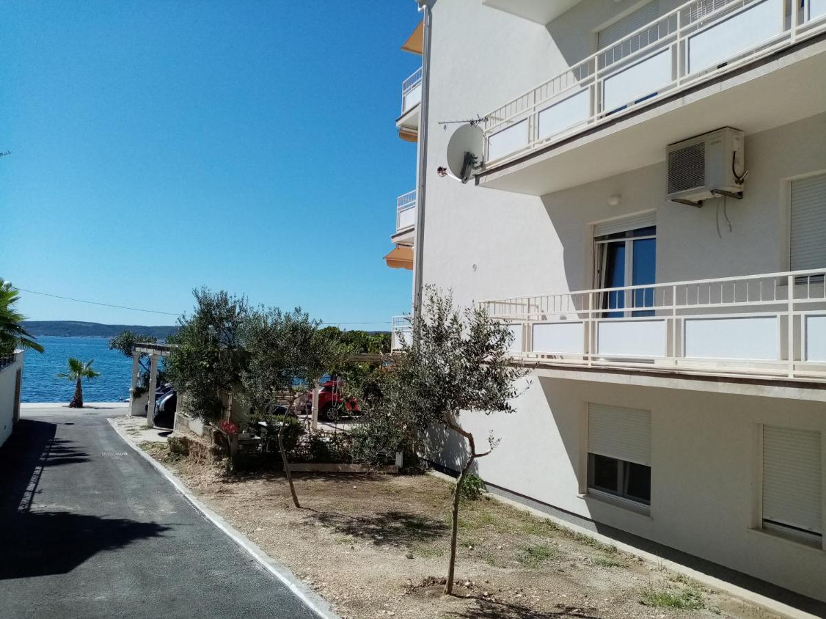 Apartman Figaro Pogled Od Milijun Dolara, 2 Tusa, 2 Wc Kaštela Εξωτερικό φωτογραφία