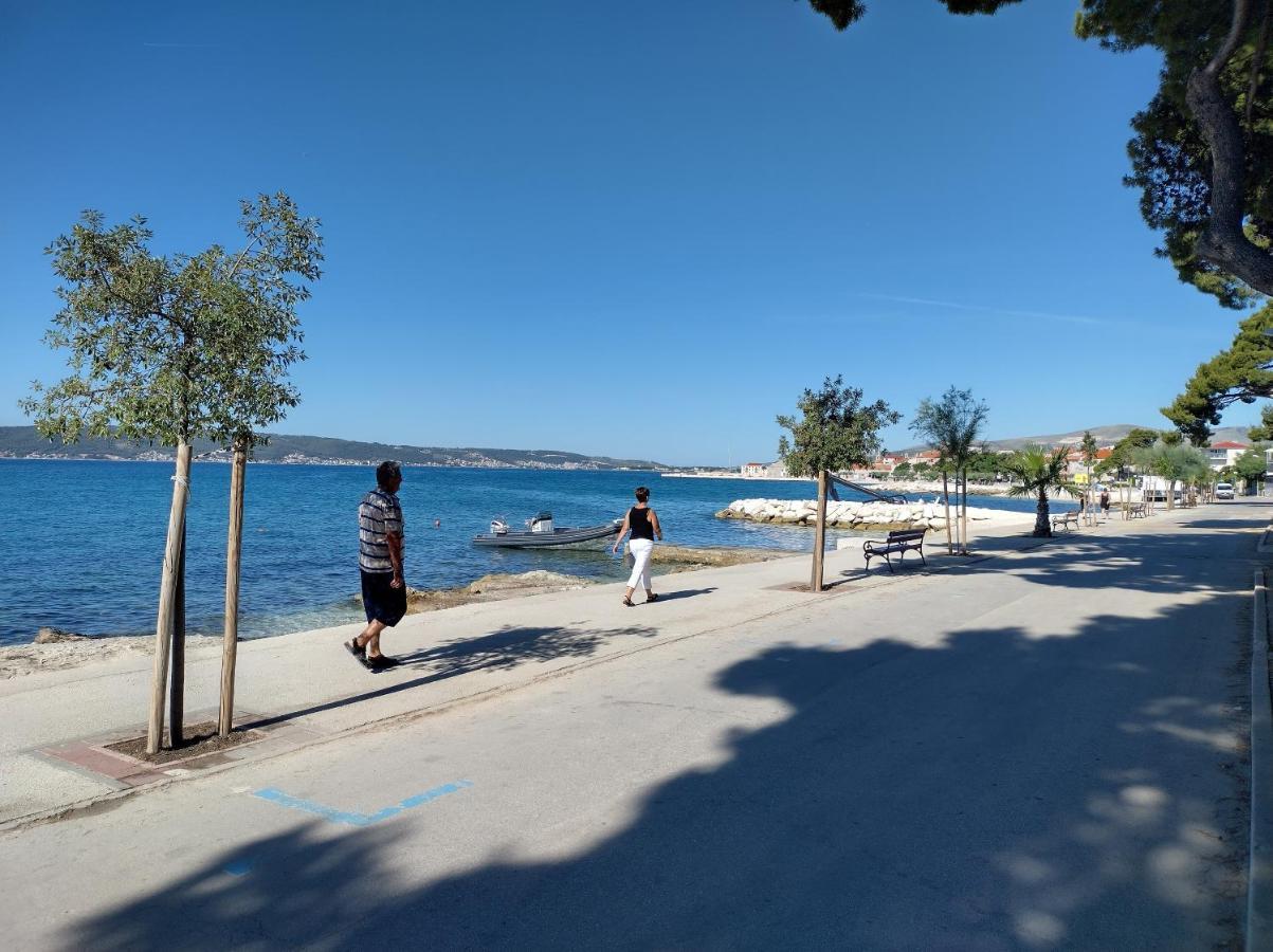 Apartman Figaro Pogled Od Milijun Dolara, 2 Tusa, 2 Wc Kaštela Εξωτερικό φωτογραφία