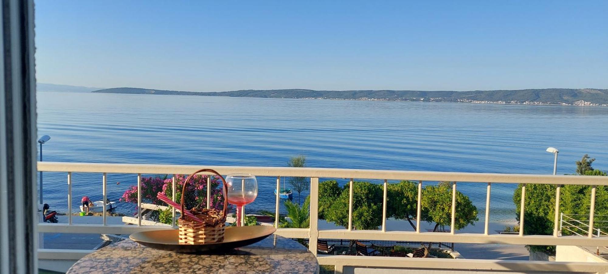 Apartman Figaro Pogled Od Milijun Dolara, 2 Tusa, 2 Wc Kaštela Εξωτερικό φωτογραφία