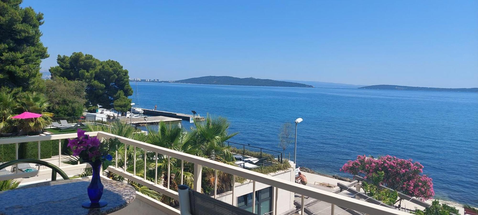 Apartman Figaro Pogled Od Milijun Dolara, 2 Tusa, 2 Wc Kaštela Εξωτερικό φωτογραφία