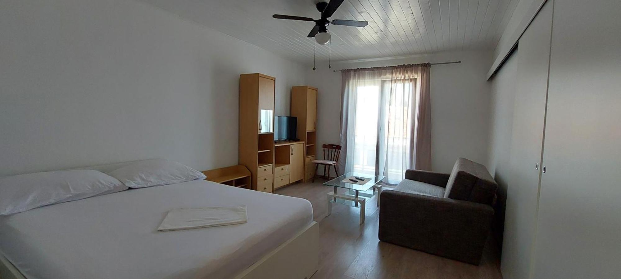 Apartman Figaro Pogled Od Milijun Dolara, 2 Tusa, 2 Wc Kaštela Εξωτερικό φωτογραφία